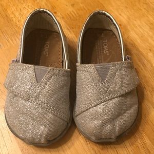 Glittery Toms